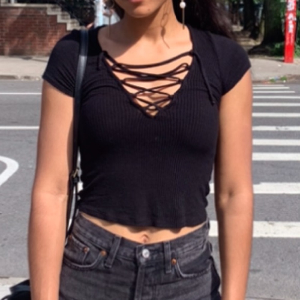 UO Ribbed Black T-shirt with Lattice Tie Up V Neckline Womens Size XS